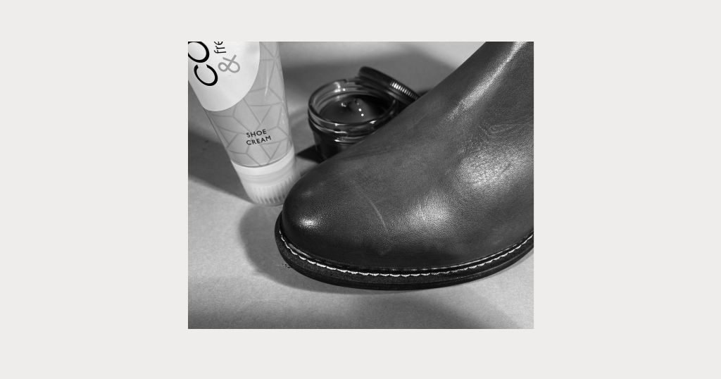 Tamaris Shoe Care | Smooth leather